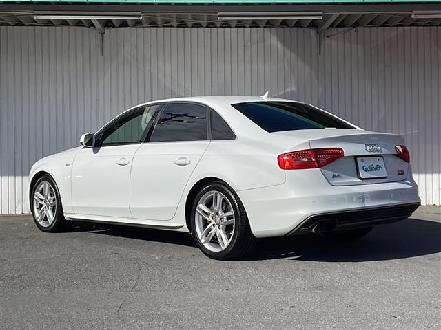 Ａ４ ２．０ＴＦＳＩクワトロ　４ＷＤ　メモリーナビ　バックカメラ　純正１８インチアルミ　ハーフレザーシート　シートヒーター　　コーナーセンサー　　保証書・取説（24枚目）