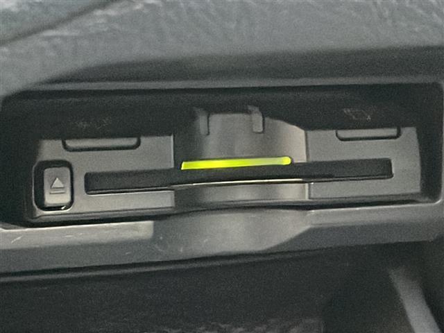 マークＸ ２５０Ｇ　Ｓパッケージ　純正メモリナビフルセグＴＶ　バックカメラ　ビルトインＥＴＣ　純正１６インチアルミ　クルーズコントロール　パワーシート　純正フロアマット　保証書・取説（6枚目）