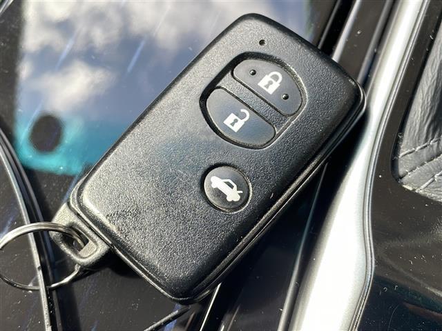 マークＸ ２５０Ｇ　Ｓパッケージ　純正メモリナビフルセグＴＶ　バックカメラ　ビルトインＥＴＣ　純正１６インチアルミ　クルーズコントロール　パワーシート　純正フロアマット　保証書・取説（10枚目）