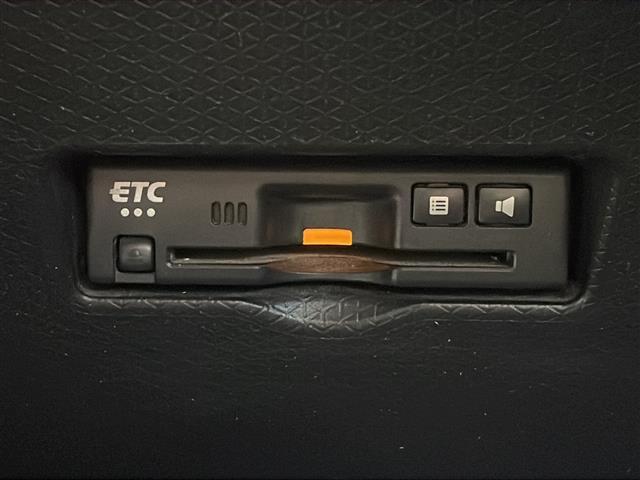 タント カスタムRS 4WD 純正9型メモリナビフルセグTV バックカメラ ビルトインETC 両側パワースライドドア ハーフレザーシート 純正15インチアルミ シートヒーター  レーンキープアシスト ワンオーナー(6枚目)