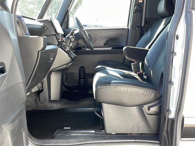 タント カスタムRS 4WD 純正9型メモリナビフルセグTV バックカメラ ビルトインETC 両側パワースライドドア ハーフレザーシート 純正15インチアルミ シートヒーター  レーンキープアシスト ワンオーナー(26枚目)