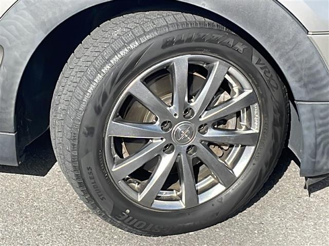 ＭＩＮＩ クーパーＤ　クラブマン　純正メーカーナビ　バックカメラ　社外１６インチアルミ　純正アルミ夏タイヤ積込　プッシュスタート　　保証書・取説（17枚目）