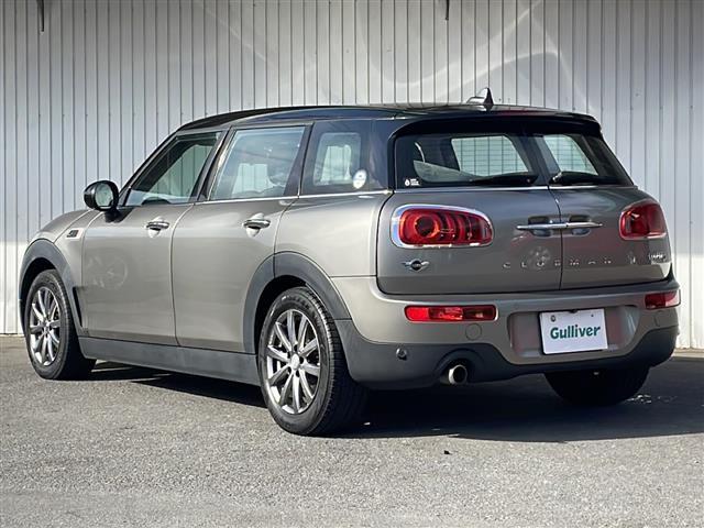 ＭＩＮＩ クーパーＤ　クラブマン　純正メーカーナビ　バックカメラ　社外１６インチアルミ　純正アルミ夏タイヤ積込　プッシュスタート　　保証書・取説（21枚目）