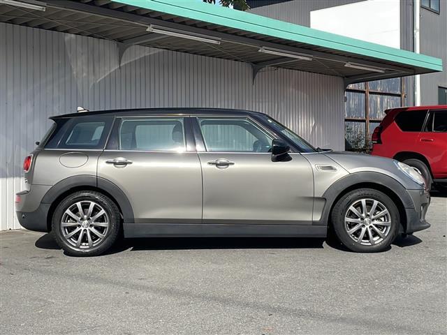 ＭＩＮＩ クーパーＤ　クラブマン　純正メーカーナビ　バックカメラ　社外１６インチアルミ　純正アルミ夏タイヤ積込　プッシュスタート　　保証書・取説（28枚目）