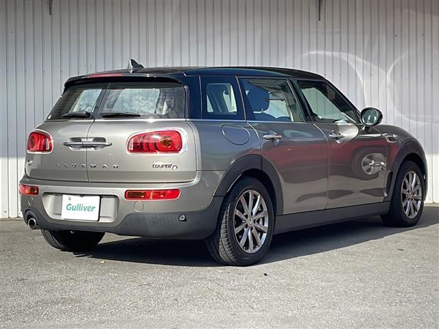ＭＩＮＩ クーパーＤ　クラブマン　純正メーカーナビ　バックカメラ　社外１６インチアルミ　純正アルミ夏タイヤ積込　プッシュスタート　　保証書・取説（31枚目）