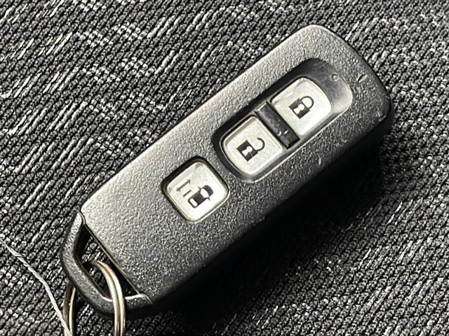 N-BOXカスタム G・Lパッケージ 4WD 純正14インチアルミ 左側パワースライドドア HIDヘッドライト プッシュスタート スマートキー(7枚目)