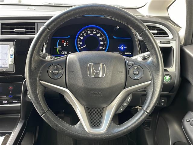 シャトル ハイブリッドＸ　４ＷＤ　ギャザーズナビＴＶ　バックカメラ　ＥＴＣ　ハーフレザーシート　プッシュスタート　純正フロアマット（12枚目）