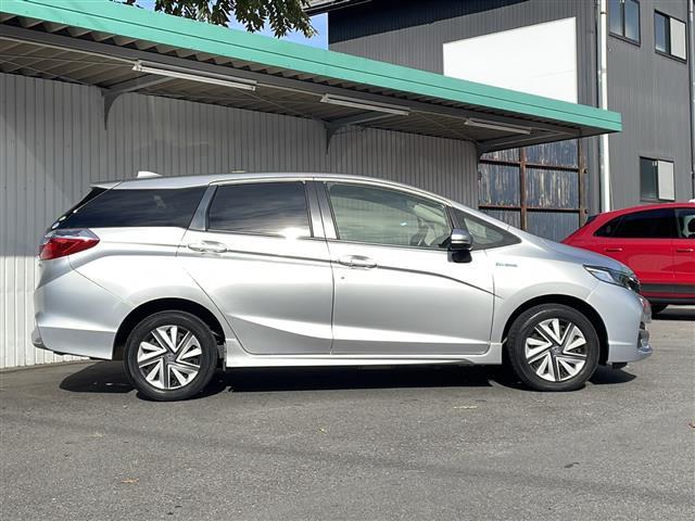 シャトル ハイブリッドＸ　４ＷＤ　ギャザーズナビＴＶ　バックカメラ　ＥＴＣ　ハーフレザーシート　プッシュスタート　純正フロアマット（38枚目）