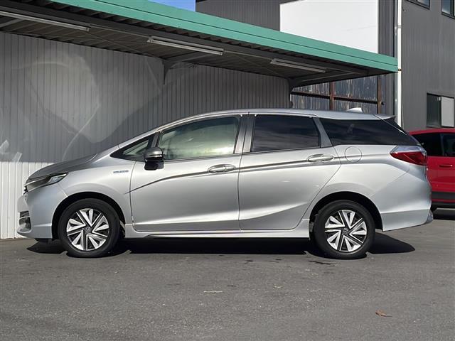 シャトル ハイブリッドＸ　４ＷＤ　ギャザーズナビＴＶ　バックカメラ　ＥＴＣ　ハーフレザーシート　プッシュスタート　純正フロアマット（40枚目）