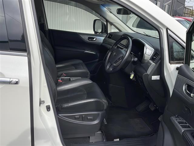 エルグランド ライダー 黒本革シート 4WD ブラックレザーシート 両側パワースライドドア メモリナビフルセグTV バックカメラ ETC 純正18インチアルミ シートヒーター パワーシート クルーズコントロール 保証書 スペアキー(15枚目)