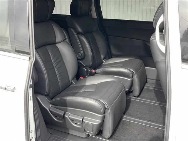 エルグランド ライダー 黒本革シート 4WD ブラックレザーシート 両側パワースライドドア メモリナビフルセグTV バックカメラ ETC 純正18インチアルミ シートヒーター パワーシート クルーズコントロール 保証書 スペアキー(16枚目)