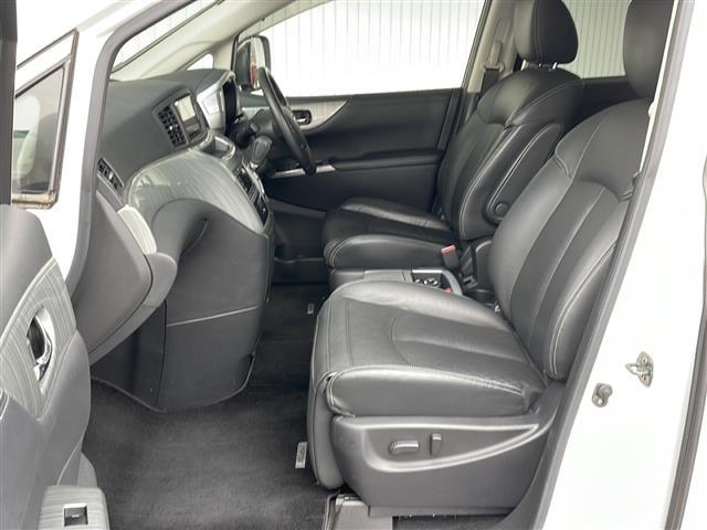 エルグランド ライダー 黒本革シート 4WD ブラックレザーシート 両側パワースライドドア メモリナビフルセグTV バックカメラ ETC 純正18インチアルミ シートヒーター パワーシート クルーズコントロール 保証書 スペアキー(24枚目)