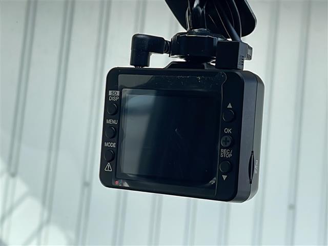 ヴォクシー ZS 煌 純正メモリナビフルセグTV バックカメラ ETC ドライブレコーダー 両側パワースライドドア 純正16インチアルミ クルーズコントロール プッシュスタート アイドリングストップ 保証書 取説(10枚目)