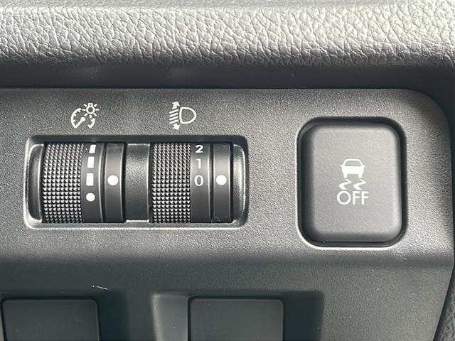 フォレスター 2.0i ワンオーナー メモリナビTV バックカメラ ETC ドライブレコーダー キーレス 純正フロアマット 保証書・取説(8枚目)