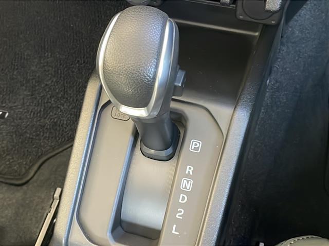 ジムニー ＸＣ　４ＷＤ　セーフティサポート　純正８型ナビフルセグＴＶ　バックカメラ　クルーズコントロール　プッシュスタート　シートヒーター　オールテレインタイヤ　社外１６インチアルミ　社外足回り　社外テールランプ（13枚目）
