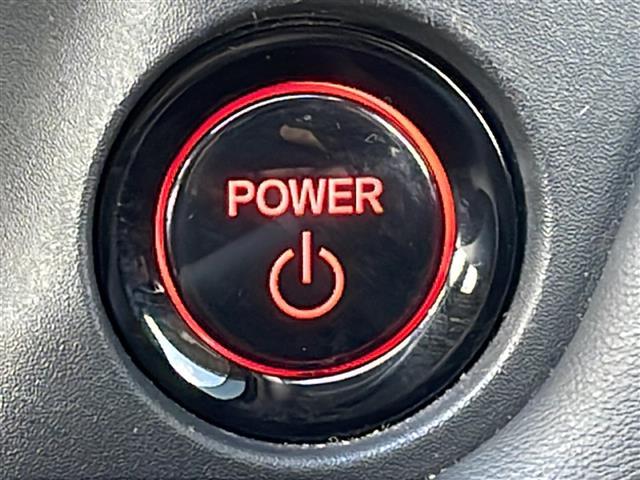 ヴェゼル ｅ：ＨＥＶ　Ｚ　純正メーカーナビフルセグＴＶ　バックカメラ　ＥＴＣ２．０　パワーバックドア　純正１８インチアルミ　ハーフレザーシート　シートヒーター　ステアリングヒーター　前後コーナーセンサー　後退出庫サポート（7枚目）