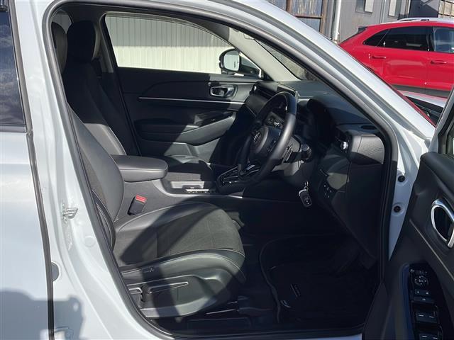 ヴェゼル ｅ：ＨＥＶ　Ｚ　純正メーカーナビフルセグＴＶ　バックカメラ　ＥＴＣ２．０　パワーバックドア　純正１８インチアルミ　ハーフレザーシート　シートヒーター　ステアリングヒーター　前後コーナーセンサー　後退出庫サポート（16枚目）