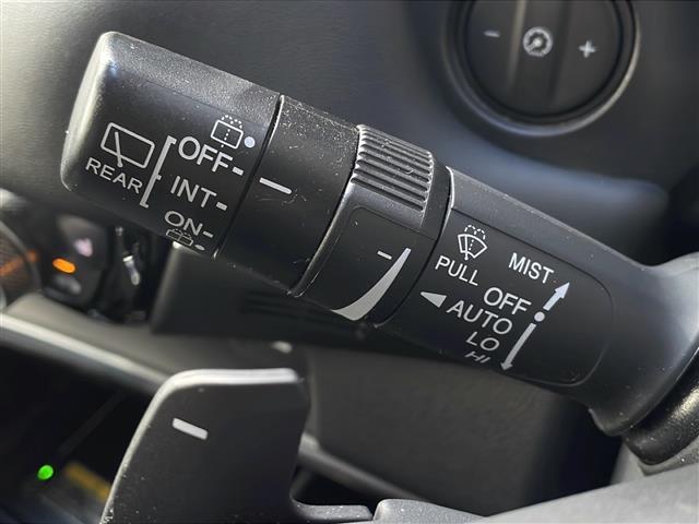 ヴェゼル ｅ：ＨＥＶ　Ｚ　純正メーカーナビフルセグＴＶ　バックカメラ　ＥＴＣ２．０　パワーバックドア　純正１８インチアルミ　ハーフレザーシート　シートヒーター　ステアリングヒーター　前後コーナーセンサー　後退出庫サポート（26枚目）