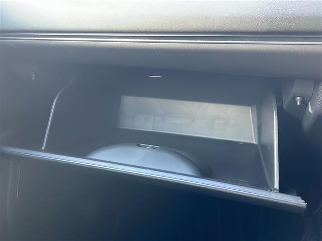 ヴェゼル ｅ：ＨＥＶ　Ｚ　純正メーカーナビフルセグＴＶ　バックカメラ　ＥＴＣ２．０　パワーバックドア　純正１８インチアルミ　ハーフレザーシート　シートヒーター　ステアリングヒーター　前後コーナーセンサー　後退出庫サポート（29枚目）