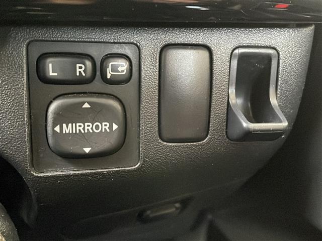 ハイエースバン ロングスーパーＧＬ　４ＷＤ　ディーゼル　エアロ　メモリナビＴＶ　バックカメラ　ＥＴＣ　社外ウッドコンビステアリング　保証書・取説　スペアキー×２（6枚目）