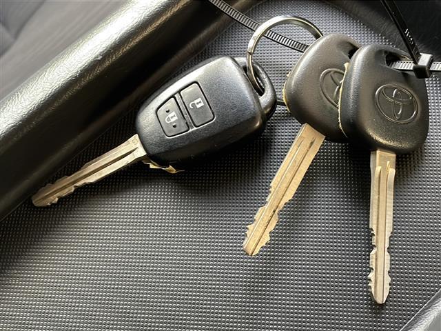 ハイエースバン ロングスーパーＧＬ　４ＷＤ　ディーゼル　エアロ　メモリナビＴＶ　バックカメラ　ＥＴＣ　社外ウッドコンビステアリング　保証書・取説　スペアキー×２（8枚目）