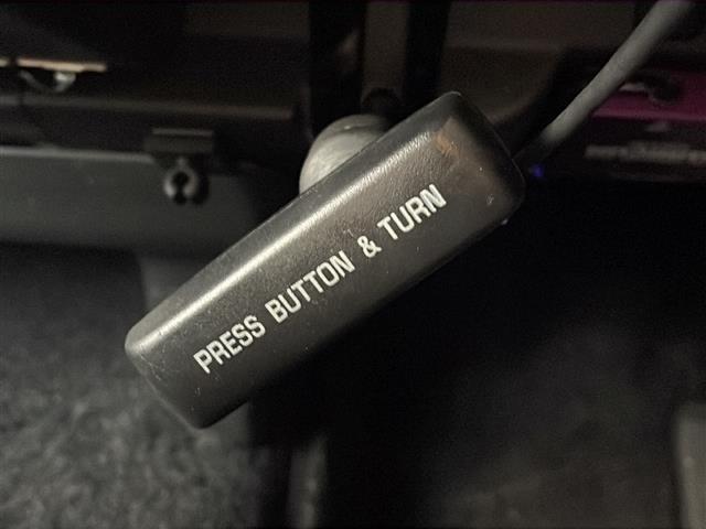 ハイエースバン ロングスーパーＧＬ　４ＷＤ　ディーゼル　エアロ　メモリナビＴＶ　バックカメラ　ＥＴＣ　社外ウッドコンビステアリング　保証書・取説　スペアキー×２（12枚目）