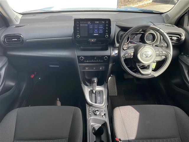 ヤリスクロス ハイブリッドＧ　４ＷＤ　トヨタセーフティセンス　純正メーカーナビフルセグＴＶ　バックカメラ　ＥＴＣ　純正１６インチアルミ　レーダークルーズコントロール　前後コーナーセンサー　ＬＥＤヘッドライト　プッシュスタート（2枚目）