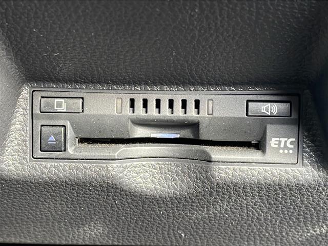 ヤリスクロス ハイブリッドＧ　４ＷＤ　トヨタセーフティセンス　純正メーカーナビフルセグＴＶ　バックカメラ　ＥＴＣ　純正１６インチアルミ　レーダークルーズコントロール　前後コーナーセンサー　ＬＥＤヘッドライト　プッシュスタート（6枚目）