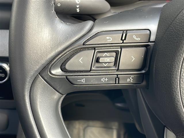 ヤリスクロス ハイブリッドＧ　４ＷＤ　トヨタセーフティセンス　純正メーカーナビフルセグＴＶ　バックカメラ　ＥＴＣ　純正１６インチアルミ　レーダークルーズコントロール　前後コーナーセンサー　ＬＥＤヘッドライト　プッシュスタート（11枚目）