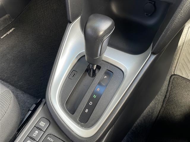 ヤリスクロス ハイブリッドＧ　４ＷＤ　トヨタセーフティセンス　純正メーカーナビフルセグＴＶ　バックカメラ　ＥＴＣ　純正１６インチアルミ　レーダークルーズコントロール　前後コーナーセンサー　ＬＥＤヘッドライト　プッシュスタート（14枚目）