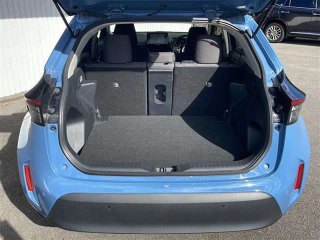 ヤリスクロス ハイブリッドＧ　４ＷＤ　トヨタセーフティセンス　純正メーカーナビフルセグＴＶ　バックカメラ　ＥＴＣ　純正１６インチアルミ　レーダークルーズコントロール　前後コーナーセンサー　ＬＥＤヘッドライト　プッシュスタート（18枚目）