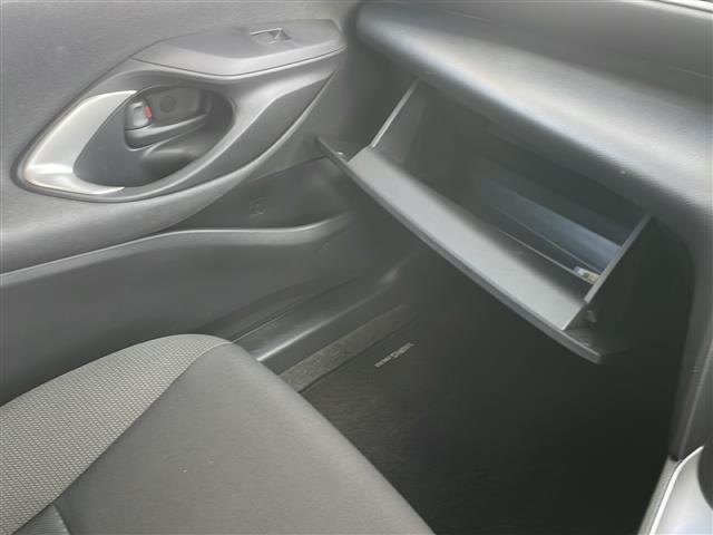 ヤリスクロス ハイブリッドＧ　４ＷＤ　トヨタセーフティセンス　純正メーカーナビフルセグＴＶ　バックカメラ　ＥＴＣ　純正１６インチアルミ　レーダークルーズコントロール　前後コーナーセンサー　ＬＥＤヘッドライト　プッシュスタート（28枚目）