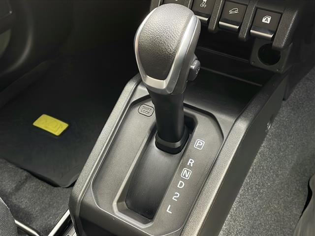 ジムニー XC 4WD デュアルセンサーブレーキサポート ハイビームアシスト 車線逸脱警報 ヘッドライトウォッシャー シートヒーター クルーズコントロール プッシュスタート スマートキー(12枚目)