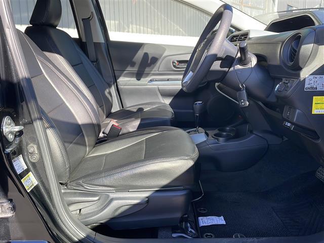 アクア S 純正メモリナビTV Bluetooth バックカメラ ETC ブラックレザー調シートカバー 純正フロアマット 取説(16枚目)