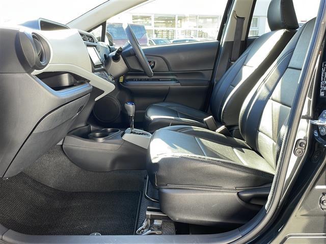 アクア S 純正メモリナビTV Bluetooth バックカメラ ETC ブラックレザー調シートカバー 純正フロアマット 取説(26枚目)