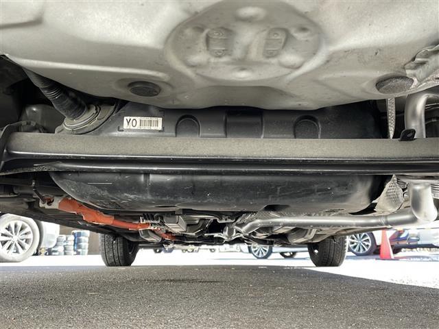 アクア S 純正メモリナビTV Bluetooth バックカメラ ETC ブラックレザー調シートカバー 純正フロアマット 取説(32枚目)