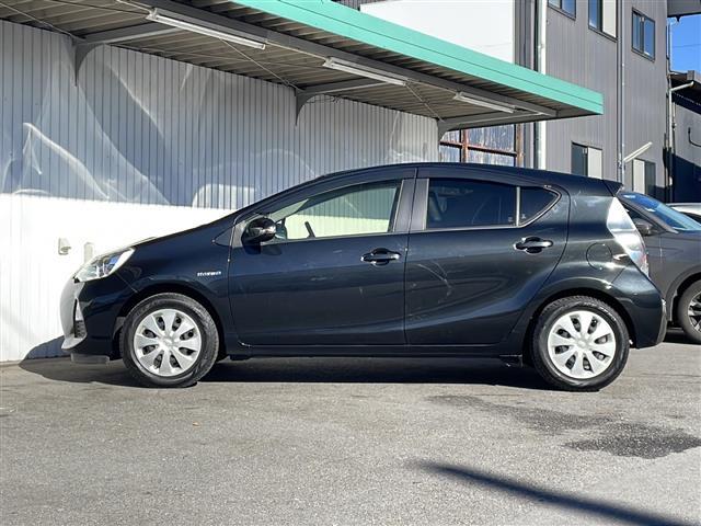 アクア S 純正メモリナビTV Bluetooth バックカメラ ETC ブラックレザー調シートカバー 純正フロアマット 取説(40枚目)