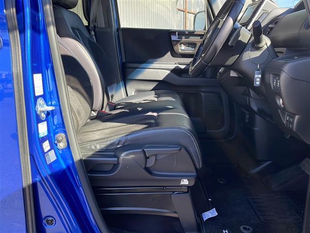 N-BOXカスタム G・Lターボホンダセンシング 4WD ターボ ホンダセンシング 純正メモリナビTV ETC 前後ドライブレコーダー 両側パワースライドドア シートヒーター 純正15インチアルミ 保証書・取説 スぺアキ―(18枚目)