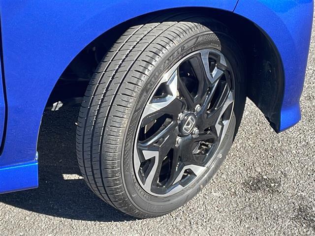 N-BOXカスタム G・Lターボホンダセンシング 4WD ターボ ホンダセンシング 純正メモリナビTV ETC 前後ドライブレコーダー 両側パワースライドドア シートヒーター 純正15インチアルミ 保証書・取説 スぺアキ―(21枚目)