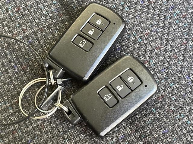 シエンタ ファンベースX トヨタセーフティセンス 社外ディスプレイオーディオ DVD/CD/USB/Bluetooth 左側パワースライドドア ドライブレコーダー 前後コーナーセンサー レーンキープアシスト プッシュスタート(11枚目)