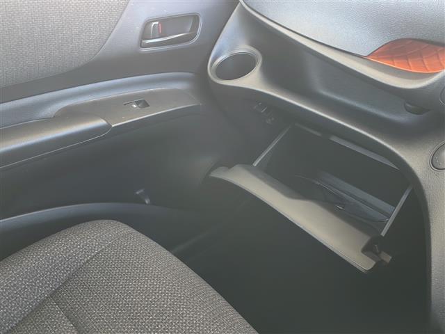 シエンタ ファンベースX トヨタセーフティセンス 社外ディスプレイオーディオ DVD/CD/USB/Bluetooth 左側パワースライドドア ドライブレコーダー 前後コーナーセンサー レーンキープアシスト プッシュスタート(27枚目)