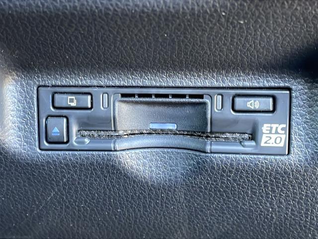 シエンタ ハイブリッドG トヨタセーフティセンス 純正メーカーナビフルセグTV バックカメラ ETC2・0 両側パワースライドドア オートクルーズコントロール オートハイビーム スマートキー 保証書・取説 スペアキー(6枚目)