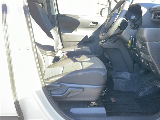 シエンタ ハイブリッドG トヨタセーフティセンス 純正メーカーナビフルセグTV バックカメラ ETC2・0 両側パワースライドドア オートクルーズコントロール オートハイビーム スマートキー 保証書・取説 スペアキー(17枚目)