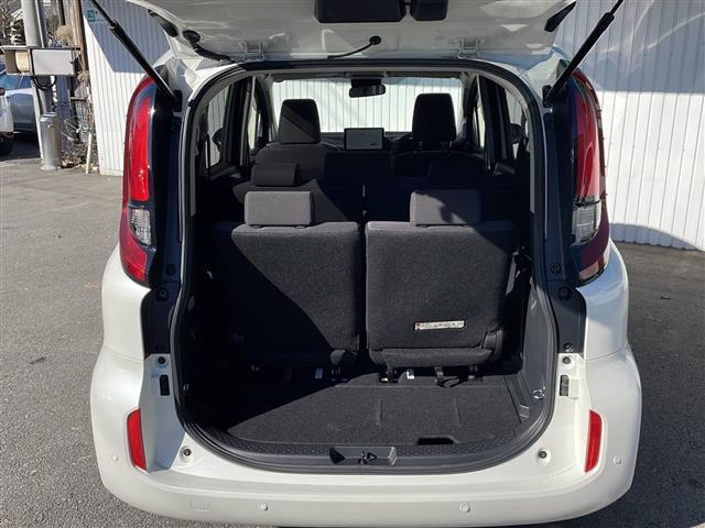 シエンタ ハイブリッドG トヨタセーフティセンス 純正メーカーナビフルセグTV バックカメラ ETC2・0 両側パワースライドドア オートクルーズコントロール オートハイビーム スマートキー 保証書・取説 スペアキー(19枚目)