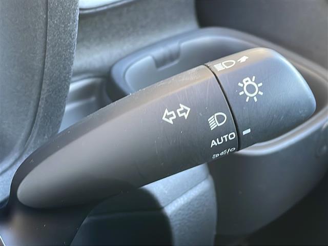 シエンタ ハイブリッドG トヨタセーフティセンス 純正メーカーナビフルセグTV バックカメラ ETC2・0 両側パワースライドドア オートクルーズコントロール オートハイビーム スマートキー 保証書・取説 スペアキー(26枚目)