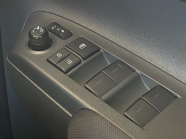 シエンタ ハイブリッドG トヨタセーフティセンス 純正メーカーナビフルセグTV バックカメラ ETC2・0 両側パワースライドドア オートクルーズコントロール オートハイビーム スマートキー 保証書・取説 スペアキー(27枚目)