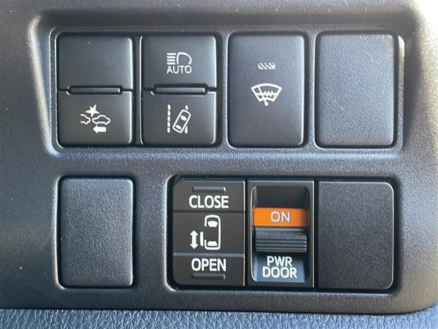 エスクァイア Xi 4WD トヨタセーフティセンス 純正9型メモリナビフルセグTV バックカメラ ETC ドライブレコーダー 左側パワースライドドア 純正エンジンスターター 社外17インチアルミ プッシュスタート(7枚目)