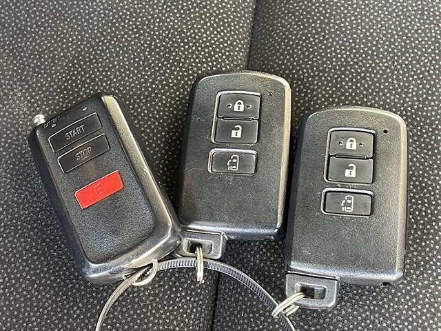 エスクァイア Xi 4WD トヨタセーフティセンス 純正9型メモリナビフルセグTV バックカメラ ETC ドライブレコーダー 左側パワースライドドア 純正エンジンスターター 社外17インチアルミ プッシュスタート(12枚目)