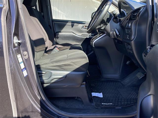 エスクァイア Xi 4WD トヨタセーフティセンス 純正9型メモリナビフルセグTV バックカメラ ETC ドライブレコーダー 左側パワースライドドア 純正エンジンスターター 社外17インチアルミ プッシュスタート(17枚目)