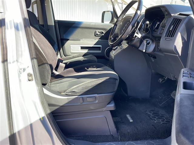 デリカD:5 シャモニー 4WD メモリナビフルセグTV 後席モニター バックカメラ ETC ドライブレコーダー 純正18インチアルミ 両側パワースライドドア 保証書・取説(17枚目)